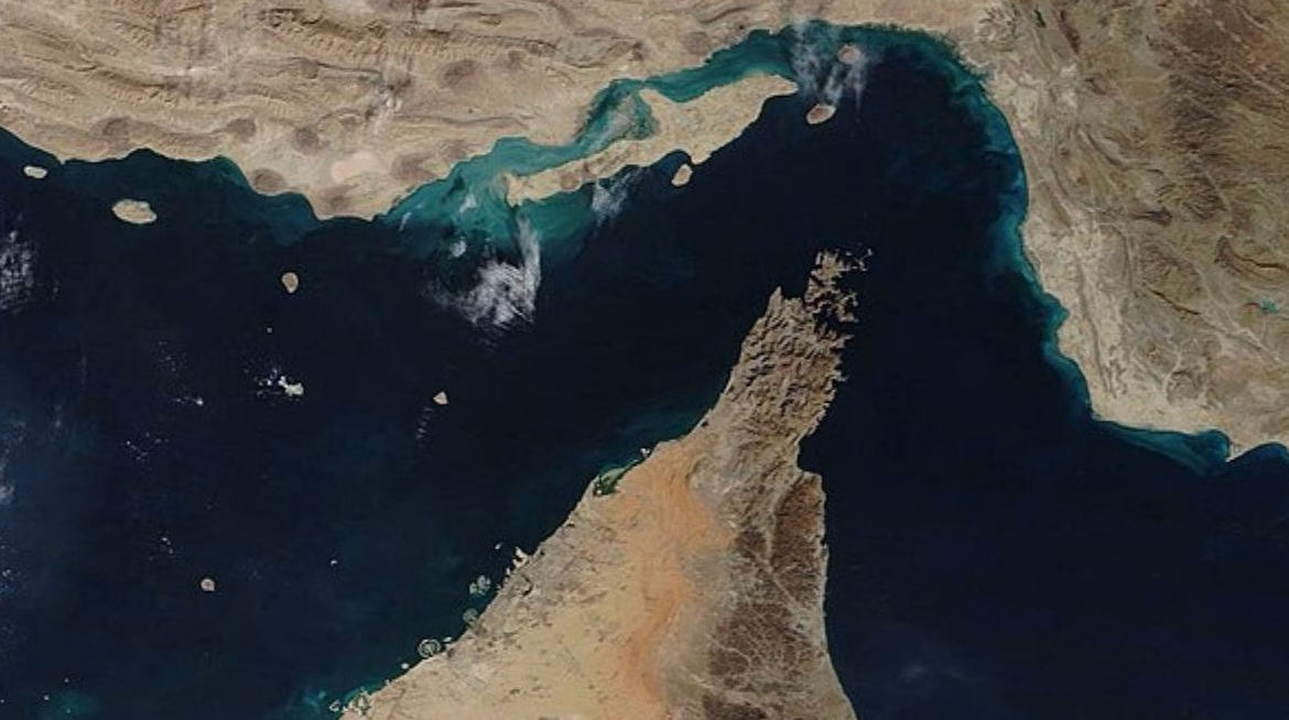 Une marée noire à Oman qui s'étend sur 390 kilomètres carrés en photo